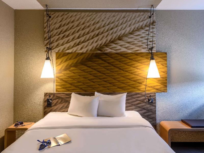 Ibis Zurich City West image