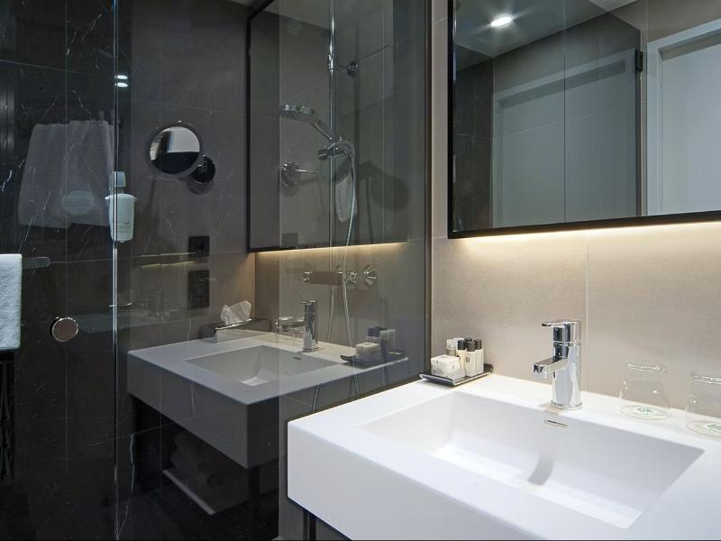 Holiday Inn Helsinki Expo image