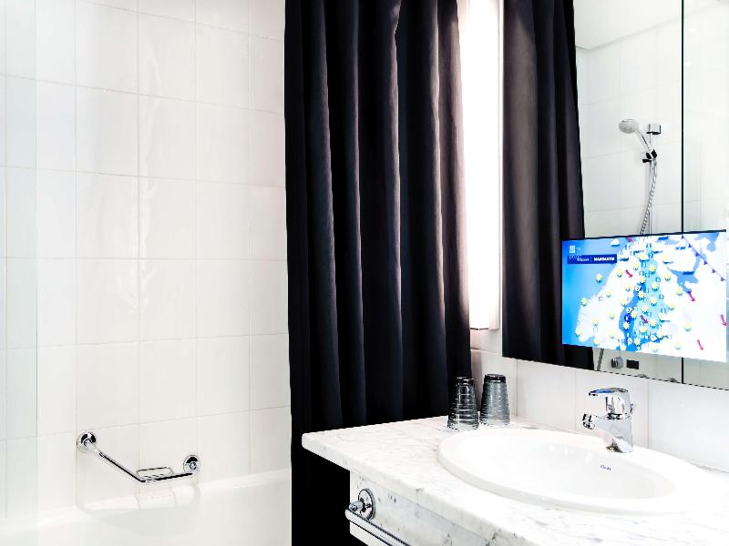 Radisson Blu Plaza Hotel image