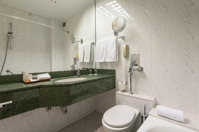 Holiday Inn Thessaloniki Holiday Inn Thessaloniki
