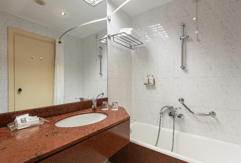 Holiday Inn Thessaloniki Holiday Inn Thessaloniki