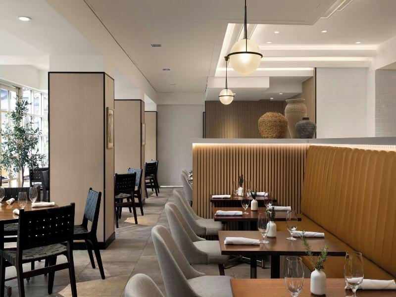 Sheraton Universal Hotel image