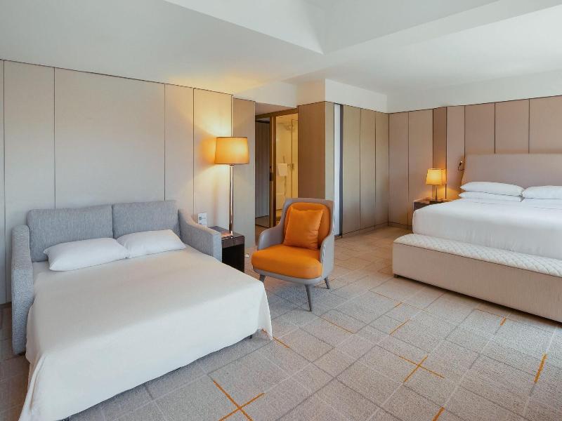 Sheraton Universal Hotel image