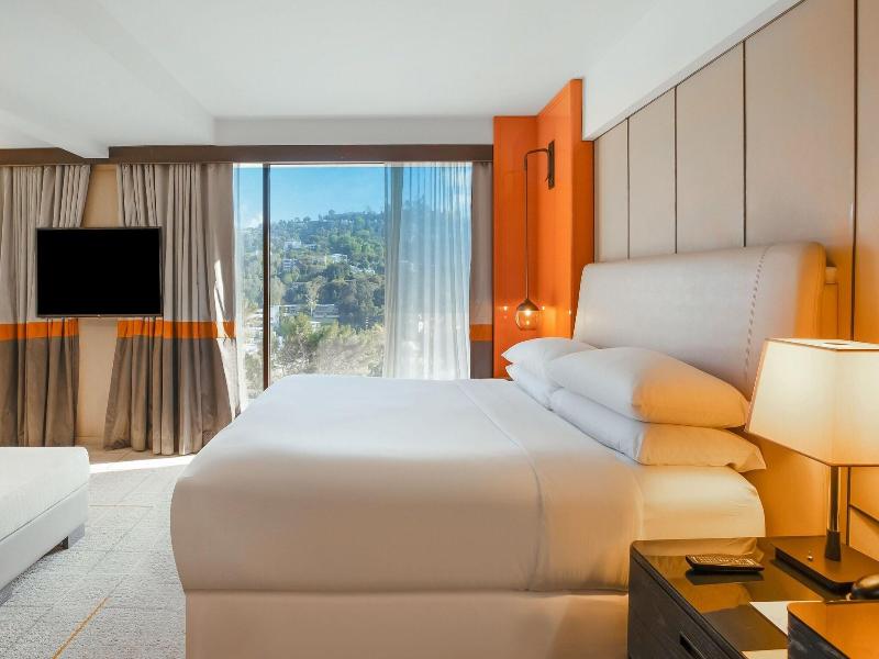Sheraton Universal Hotel image
