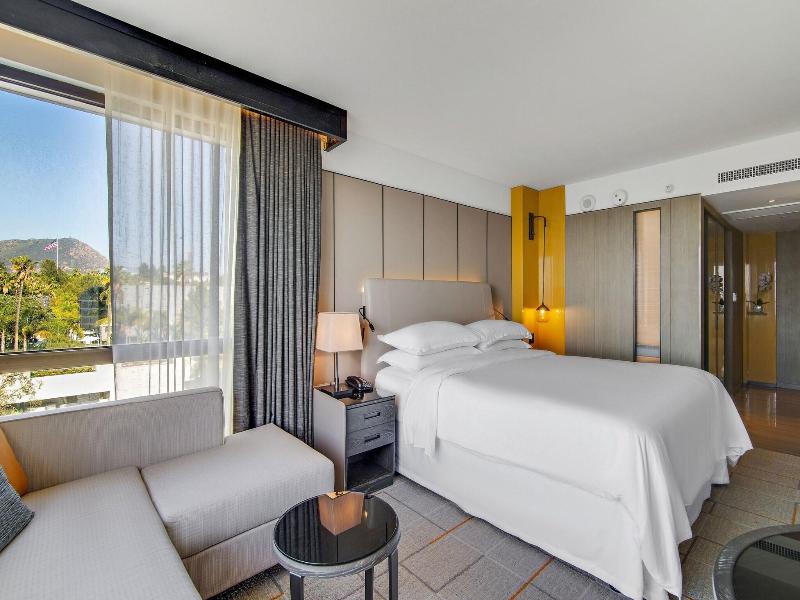 Sheraton Universal Hotel image