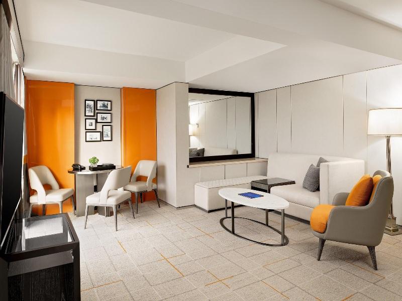 Sheraton Universal Hotel image