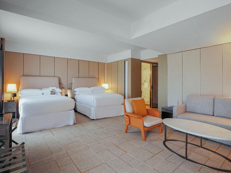 Sheraton Universal Hotel image