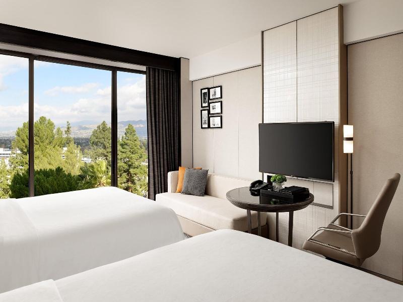 Sheraton Universal Hotel image