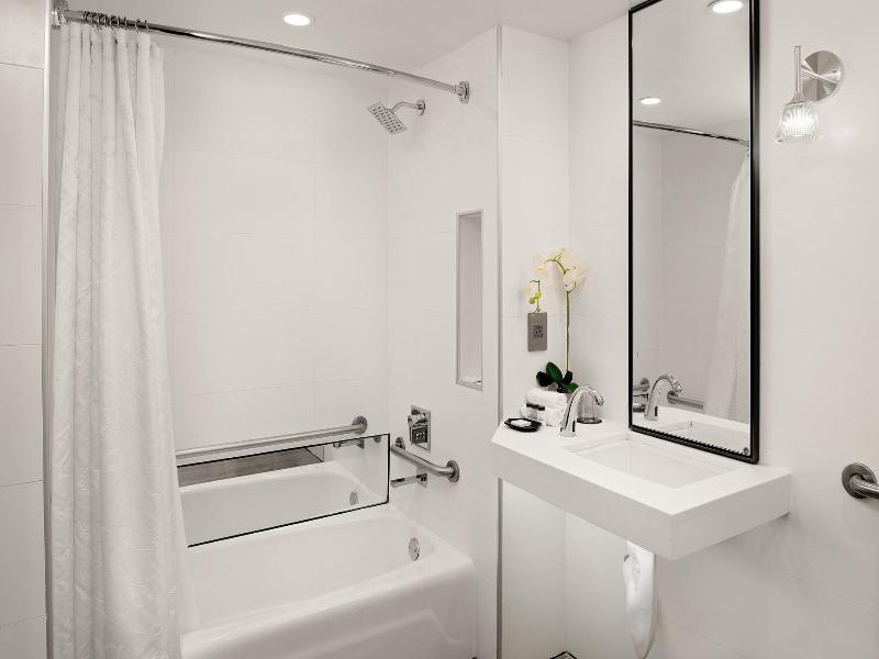 Sheraton Universal Hotel image