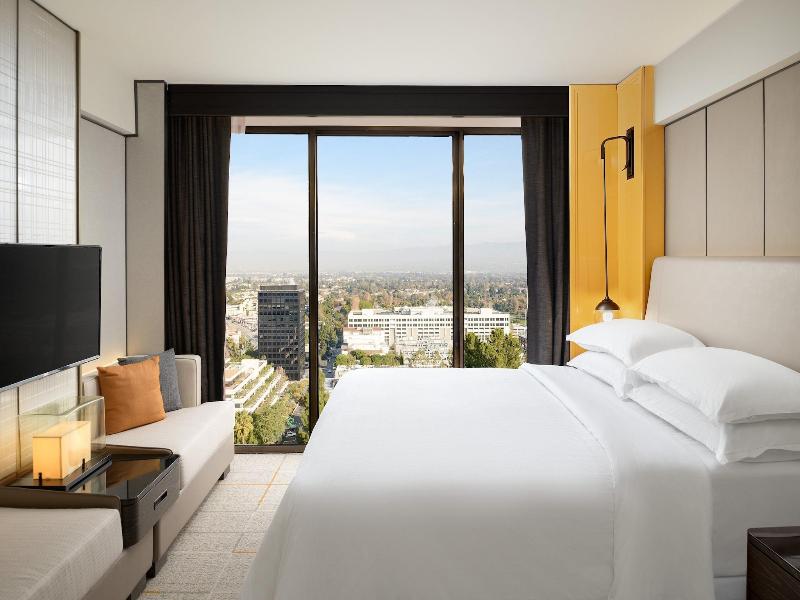 Sheraton Universal Hotel image