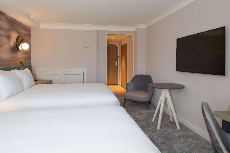 DoubleTree by Hilton Bath image
