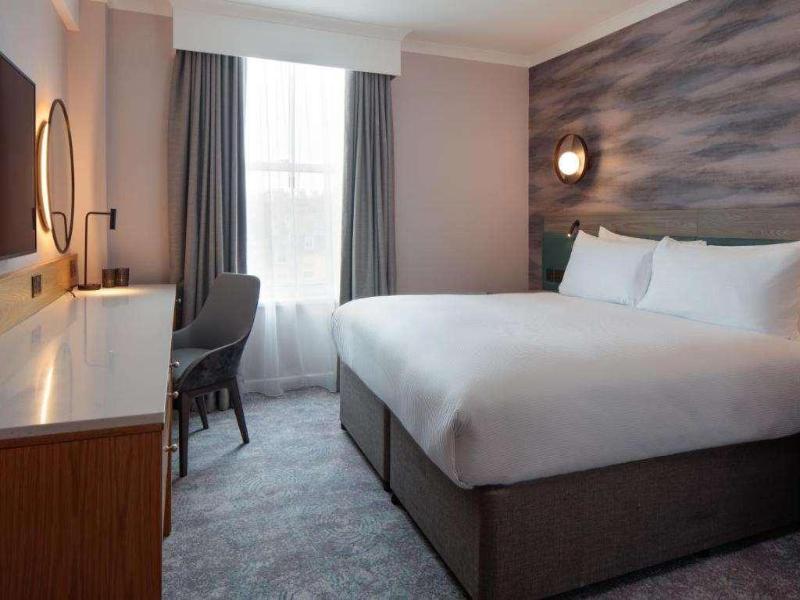 DoubleTree by Hilton Bath image