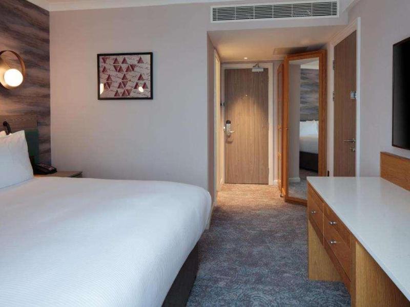 DoubleTree by Hilton Bath image