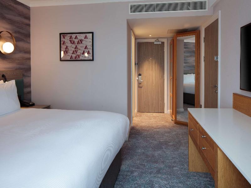 DoubleTree by Hilton Bath image