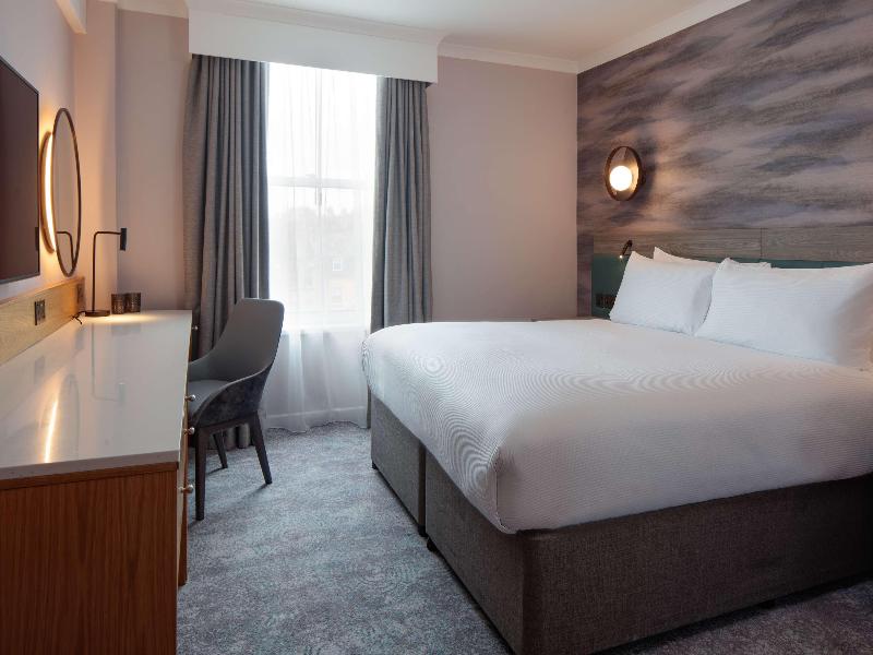 DoubleTree by Hilton Bath image
