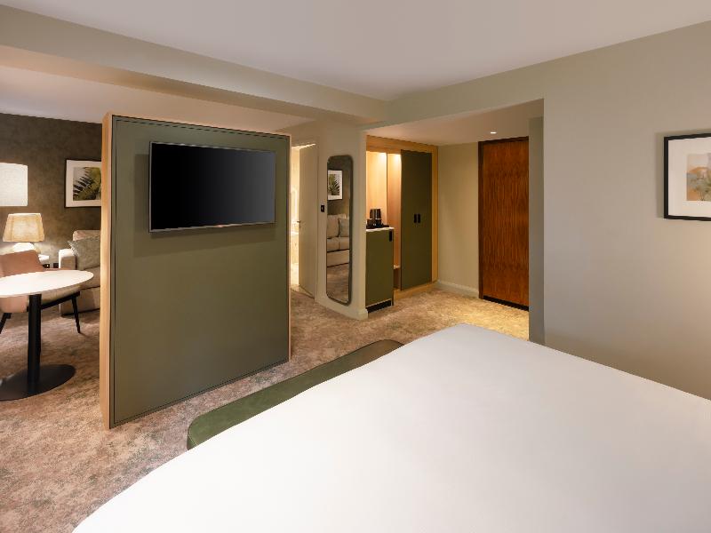 DoubleTree by Hilton Hotel & Spa Chester image