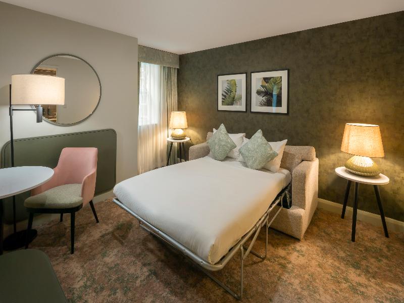 DoubleTree by Hilton Hotel & Spa Chester image