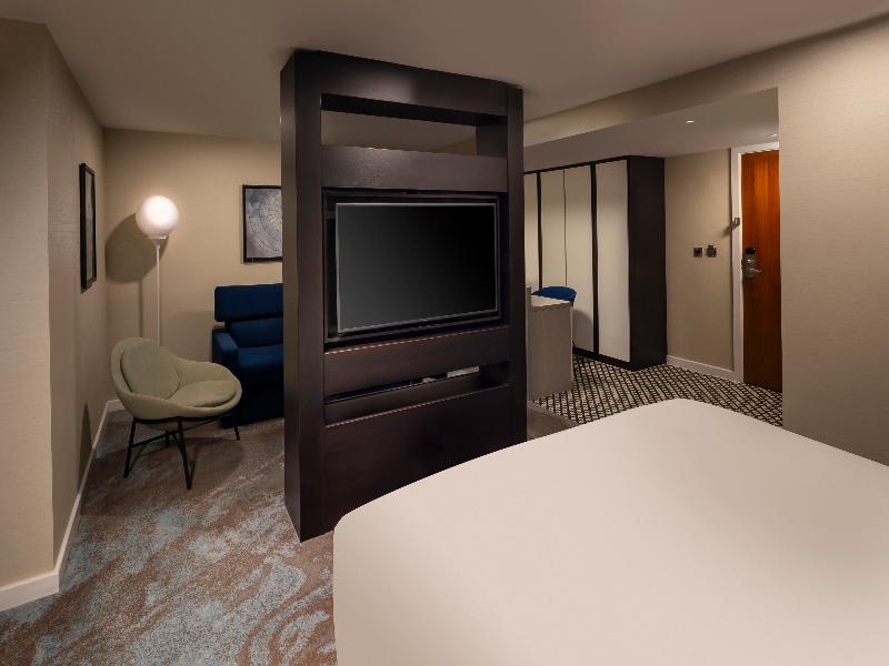 DoubleTree by Hilton Hotel & Spa Chester image