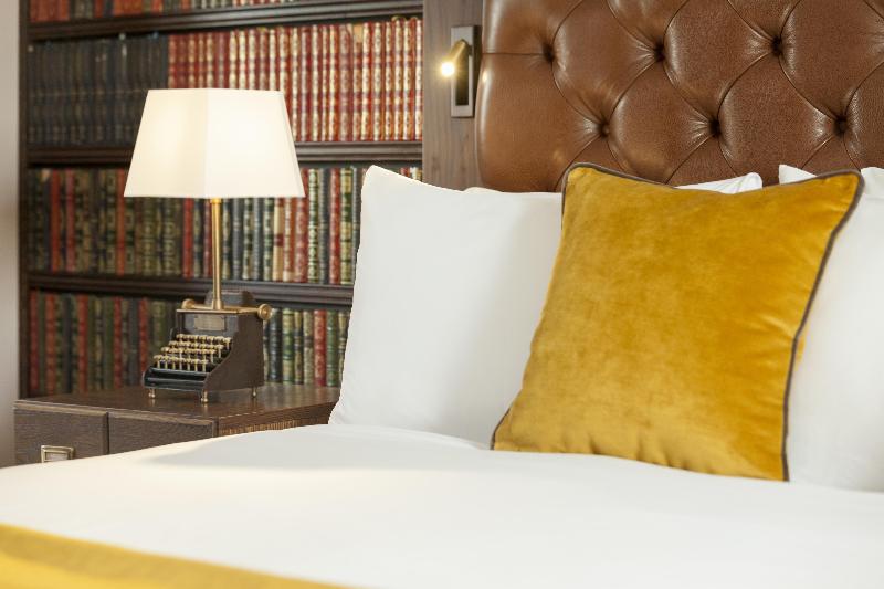 Indigo Edinburgh  Princes Street image