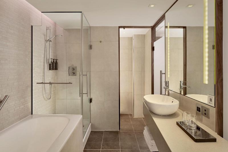 Sheraton Grand Hotel & Spa Edinburgh image