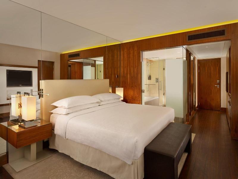 Sheraton Grand Hotel & Spa Edinburgh image
