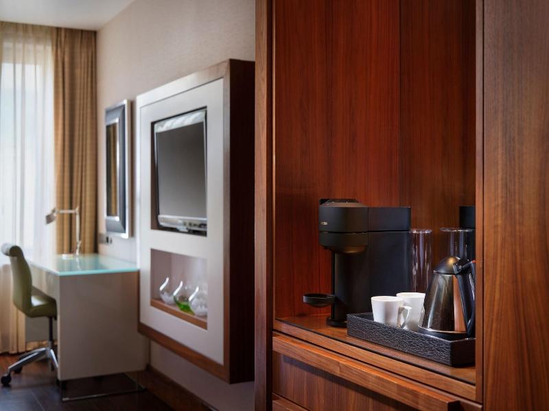 Sheraton Grand Hotel & Spa Edinburgh image