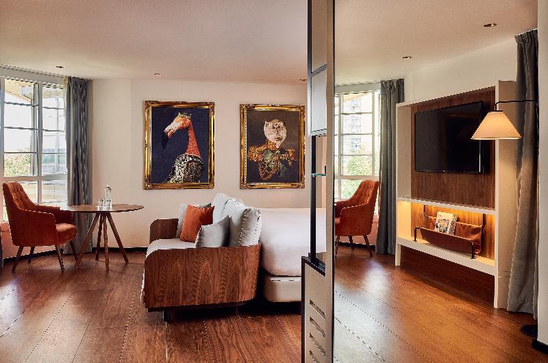 Melia White House image