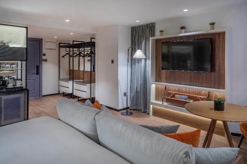 Melia White House image