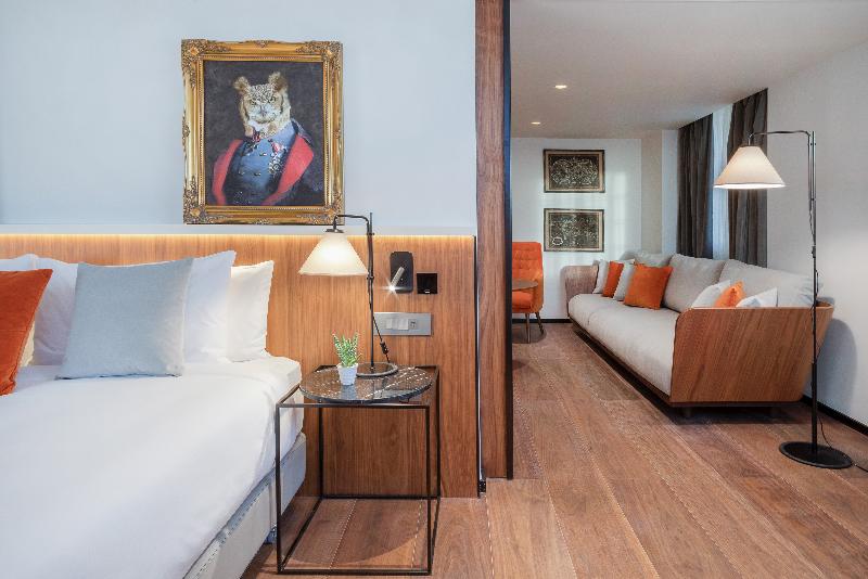 Melia White House image