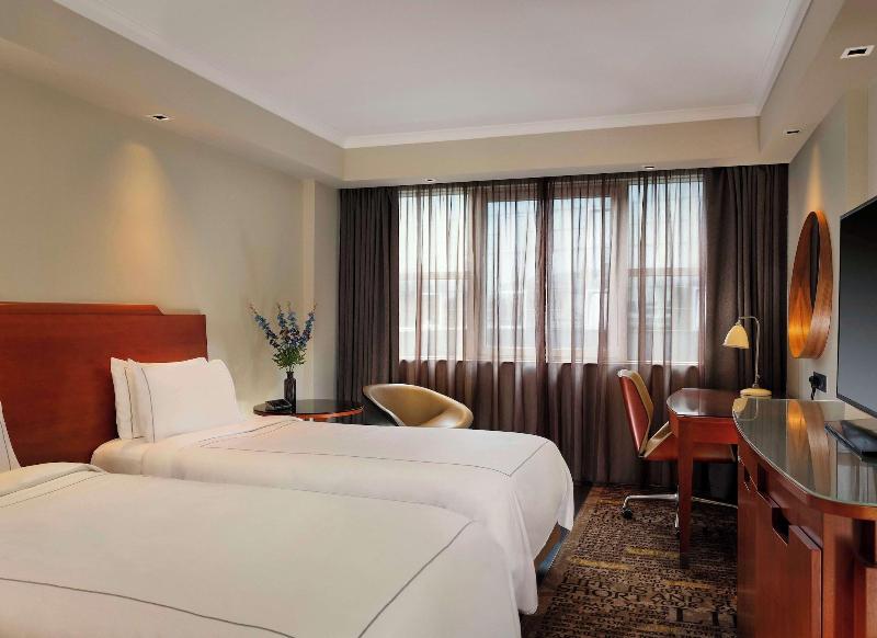 Park Plaza Victoria London image