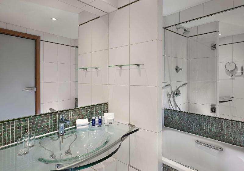 Park Plaza Victoria London image