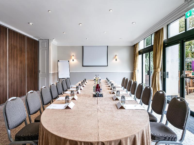 Best Western Plus Pinewood Manchester Airport-Wilm image