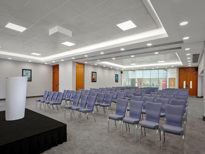 Sheraton Heathrow Hotel image