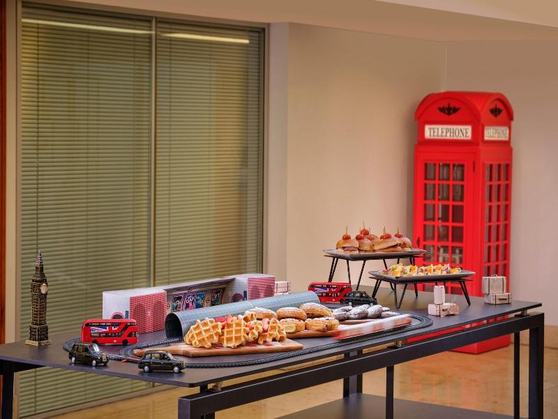 Sheraton Heathrow Hotel image