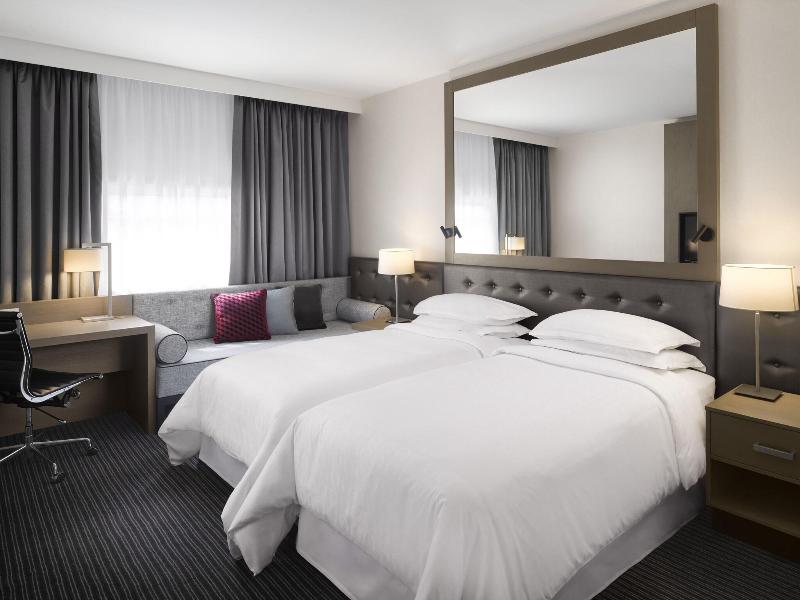 Sheraton Heathrow Hotel image