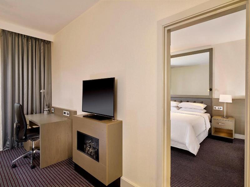 Sheraton Heathrow Hotel image