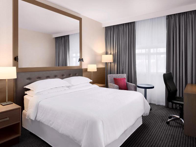 Sheraton Heathrow Hotel image