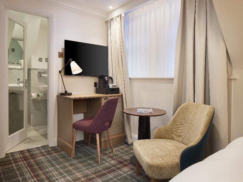 Radisson Blu Hotel, London Tottenham Court Road image