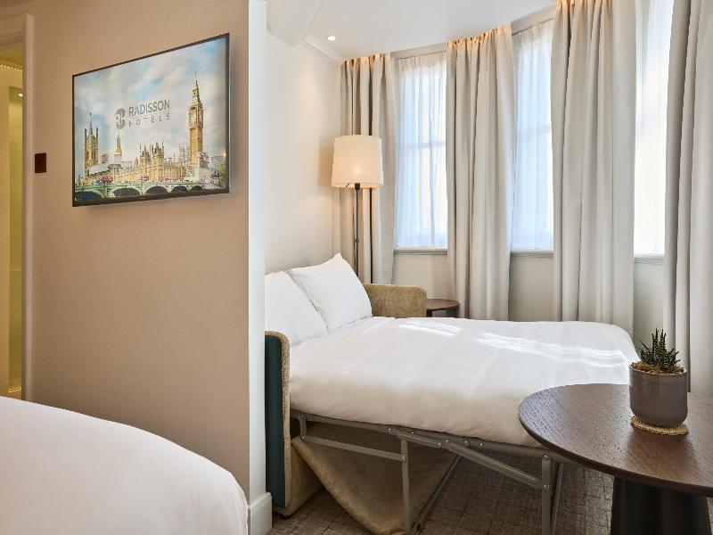 Radisson Blu Hotel, London Tottenham Court Road image
