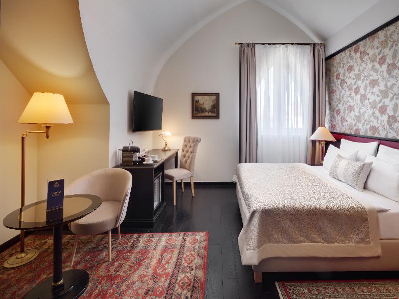 Hotel Savoy Prague image