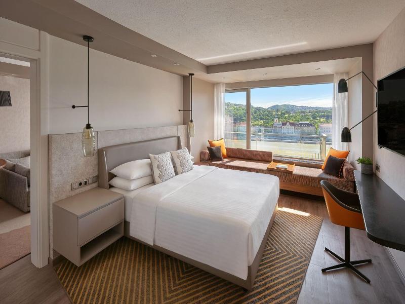 Marriott Hotel Budapest image