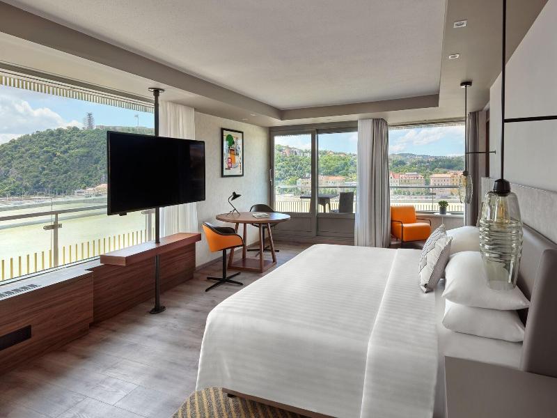 Marriott Hotel Budapest image