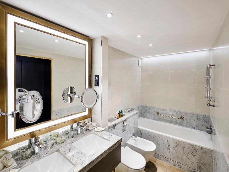 Hilton Budapest image