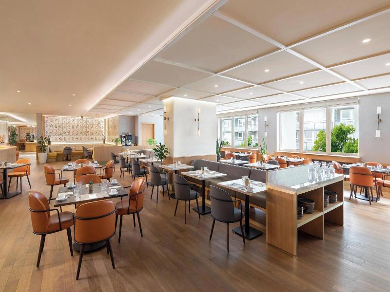 Sheraton Grand Warsaw image