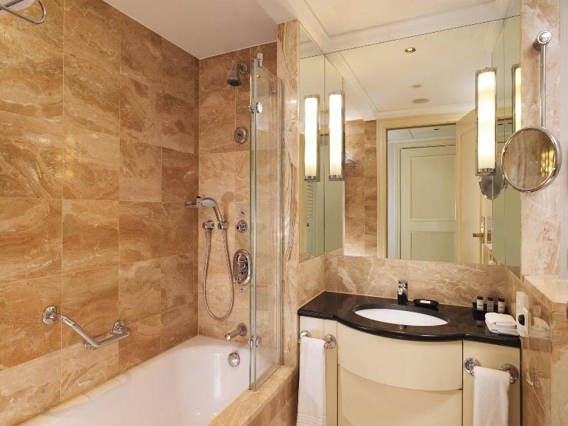 Sheraton Grand Warsaw image