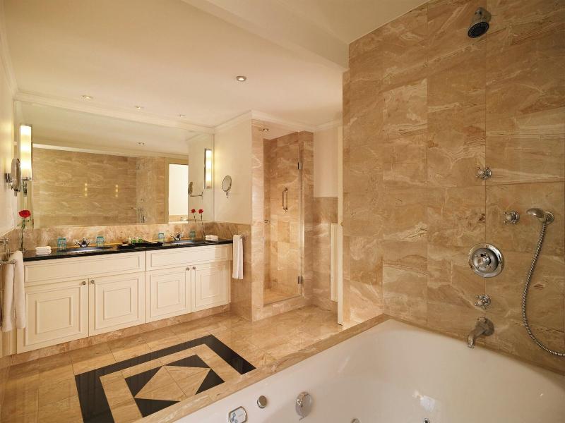 Sheraton Grand Warsaw image