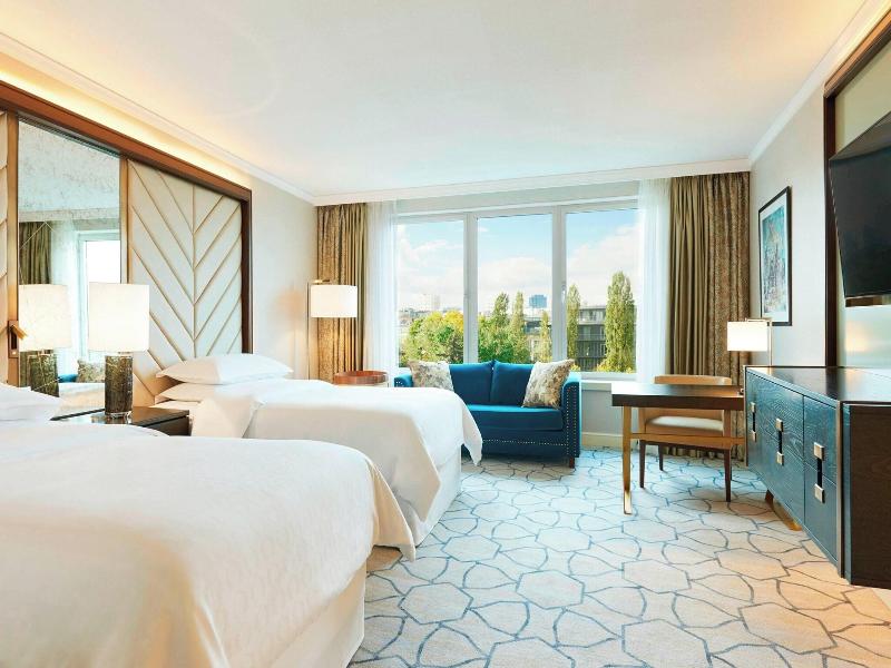Sheraton Grand Warsaw image