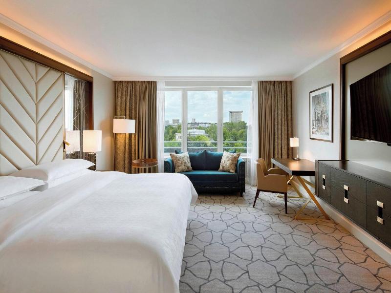 Sheraton Grand Warsaw image