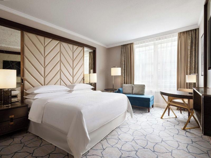 Sheraton Grand Warsaw image