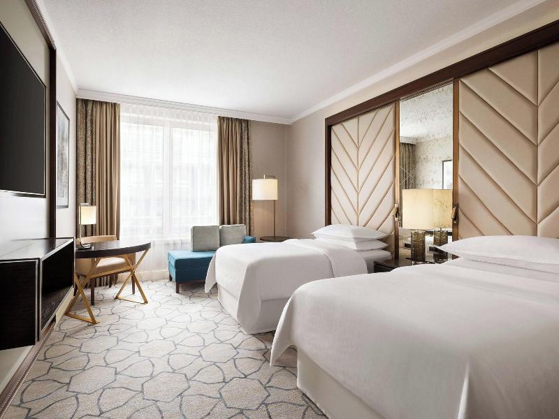 Sheraton Grand Warsaw image